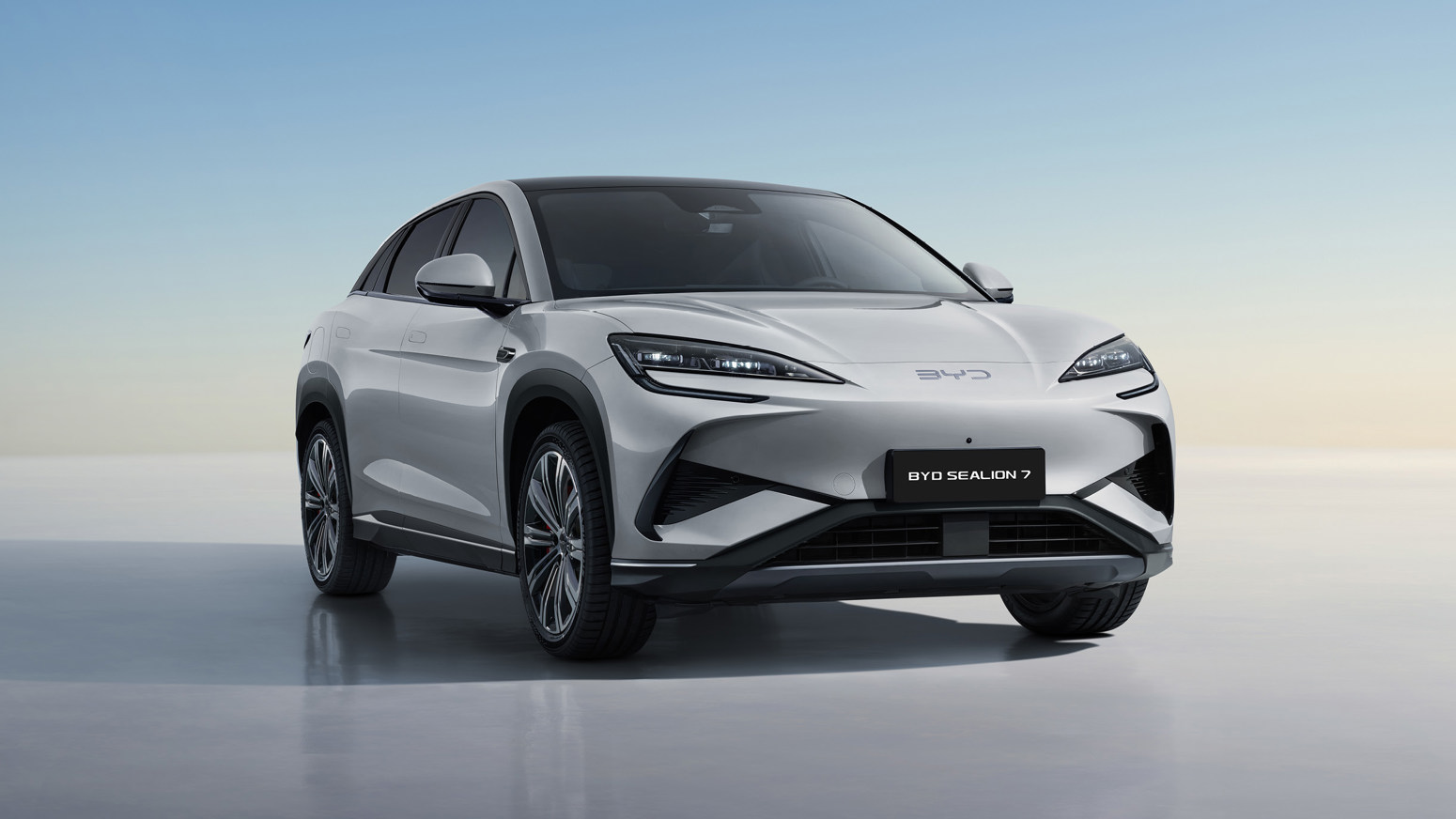 BYD SEALION 7 set skråt forfra