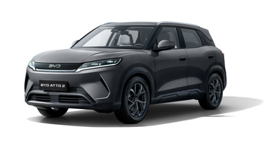 En elegant sort BYD ATTO 2 kompakt SUV ses mod en hvid baggrund, set fra frontens venstre side, hvilket fremhæver bilens moderne design.