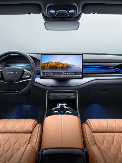 Førerkabinen i BYD TANG