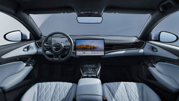 Dyb og rummelig kabine