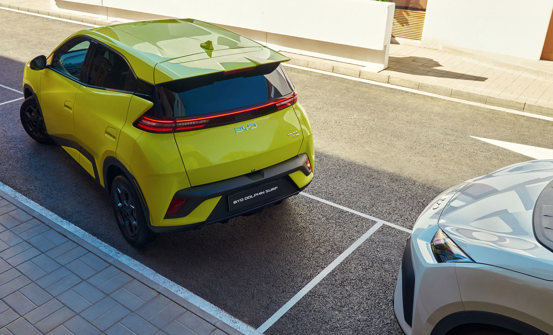 Nyd oplevelsen af en lille bil med elmotor