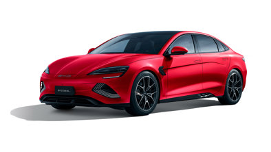 En elegant rød elektrisk BYD SEAL sedan med sorte fælge og tonede ruder, set forfra på en hvid baggrund.